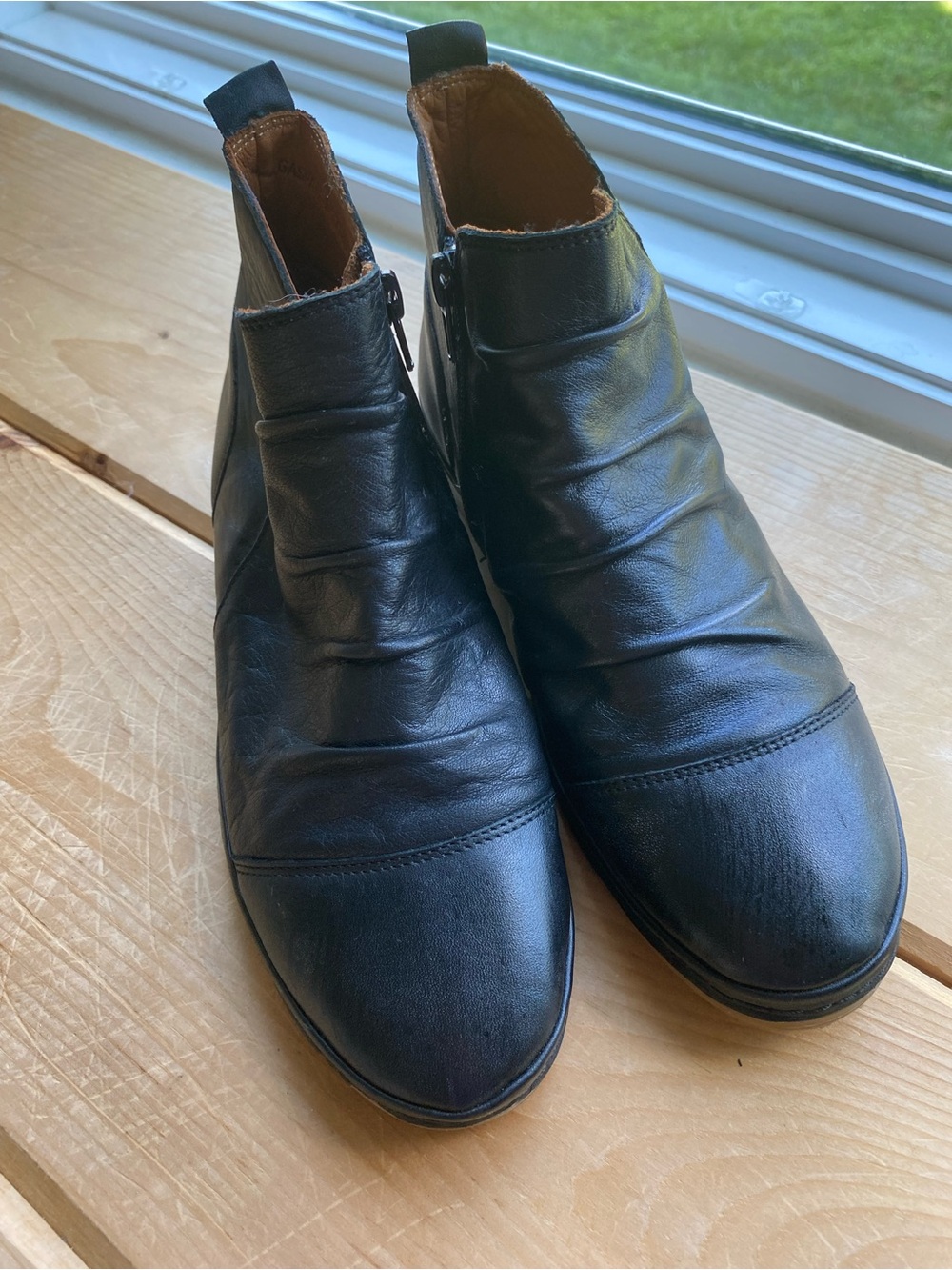 Spring Step genuine leather shoes in a European size 38